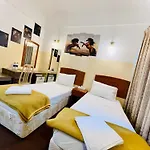 Queens Hotel Next Sabkha Bus Station