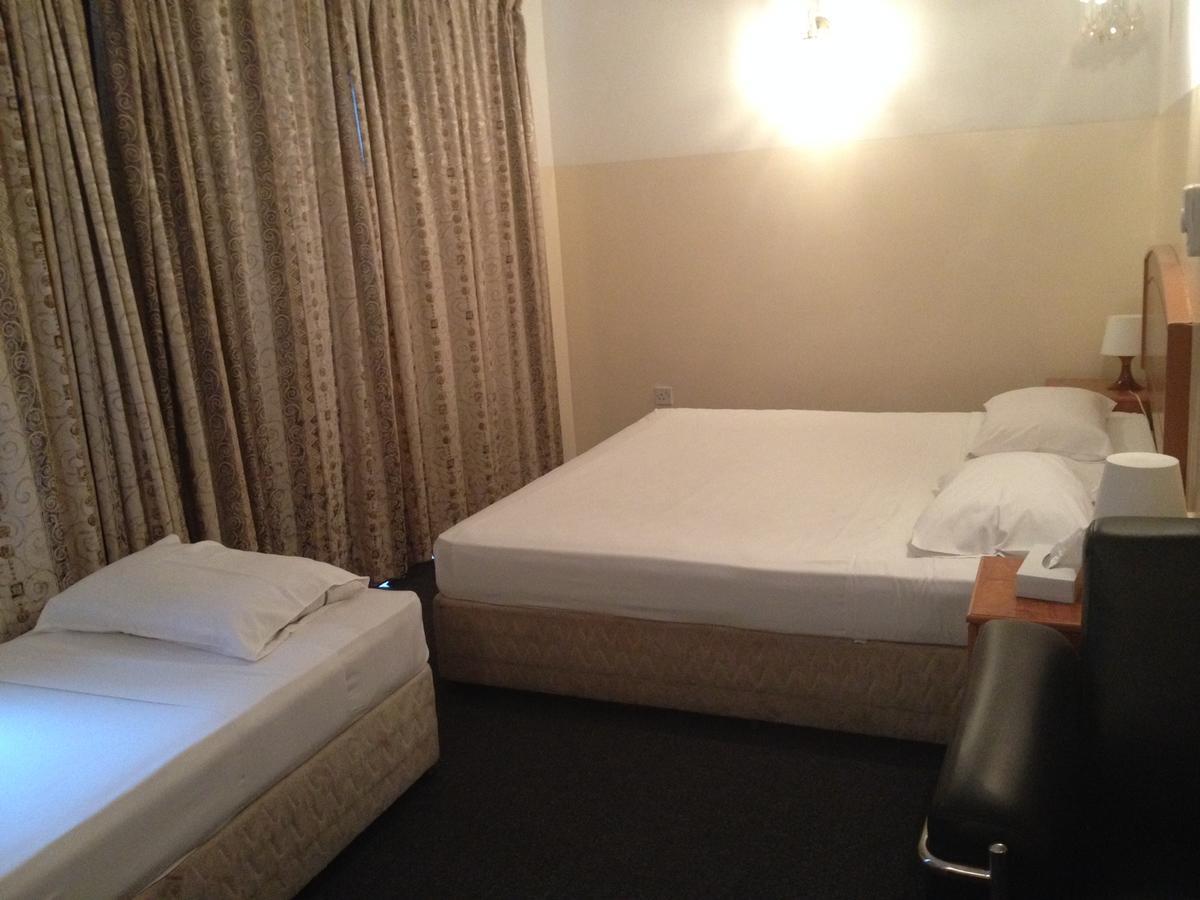 Hotel Queens Next Sabkha Bus Station Dubai